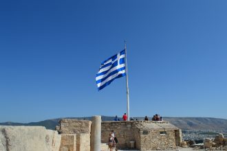 Drapeau Grèce pris en photo à l'acropole d'Athènes